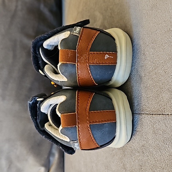 OshKosh B'gosh Kid's Boy's Cycla Everplay Blue Sneakers. EUC. Sz: 5T - Picture 3 of 10